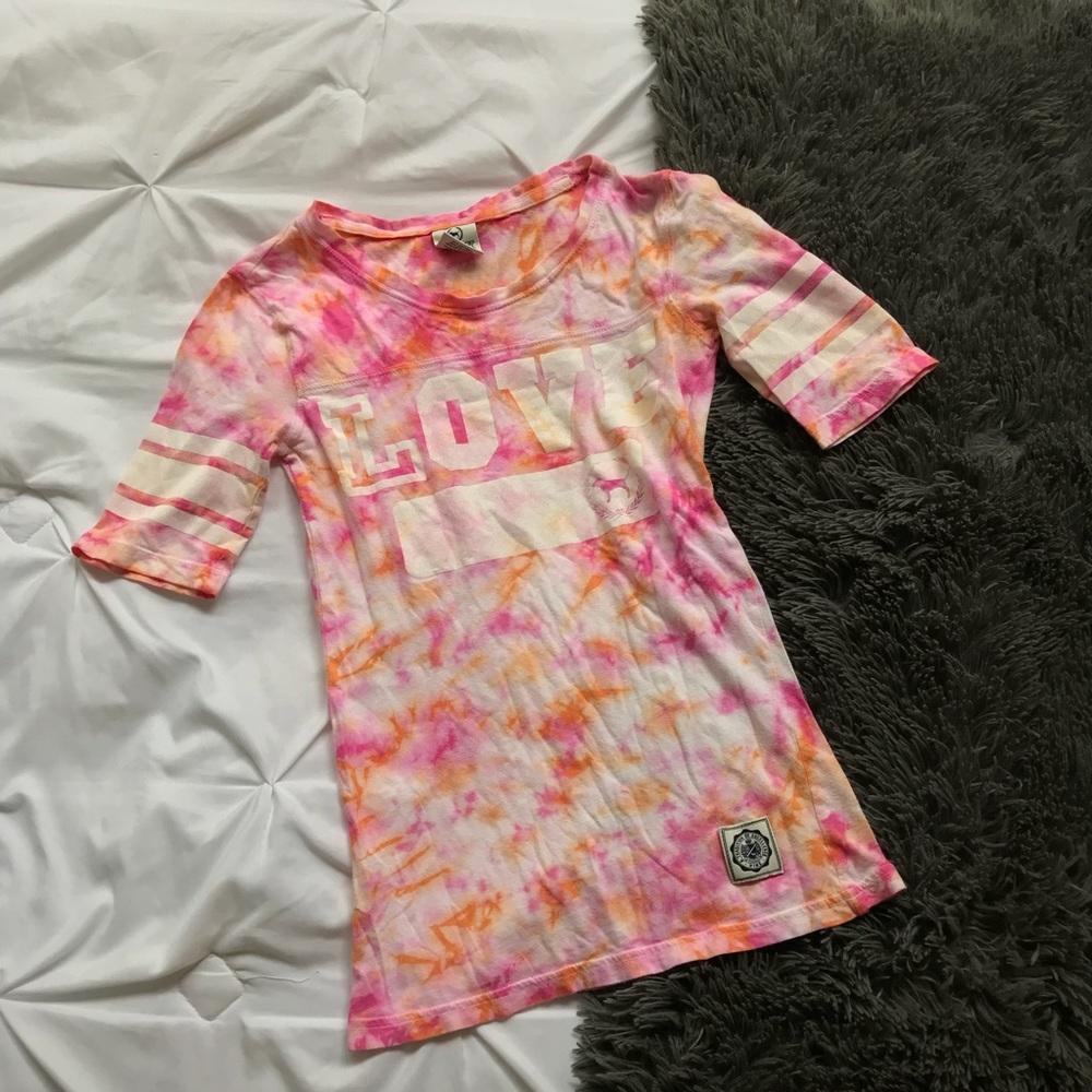 🌟VSPINK TIE-DYE FITTED TEE🌟